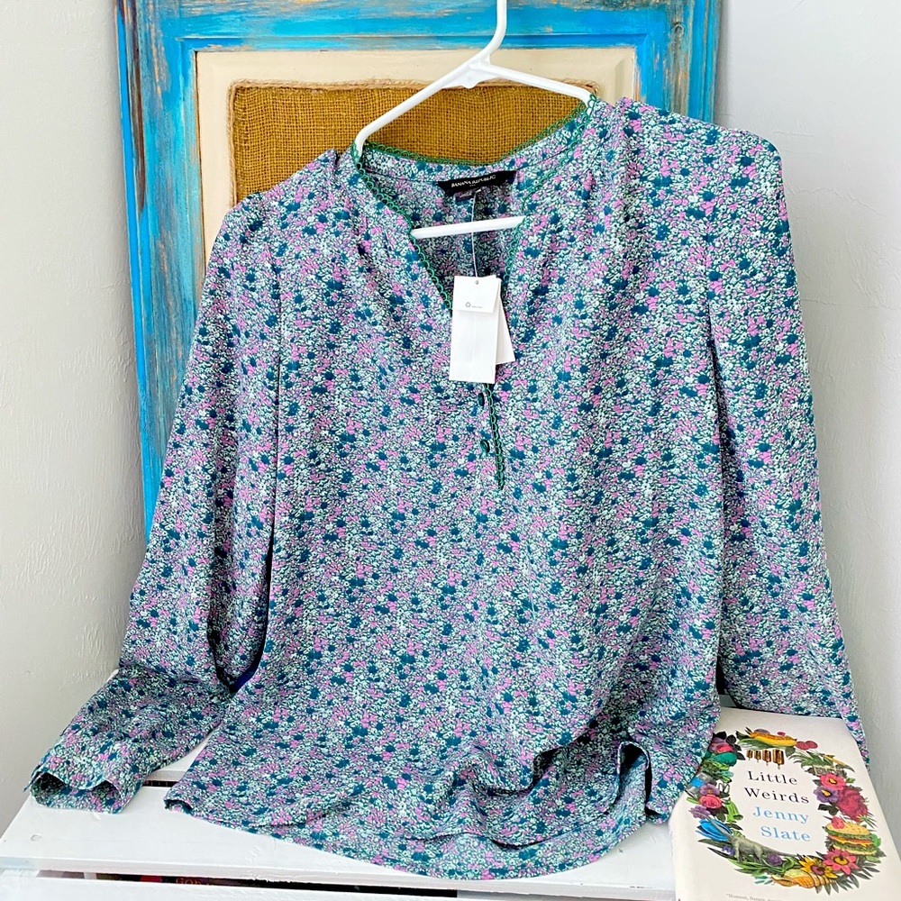 Banana Republic Long Sleeve 3 Button Blouse (xs)